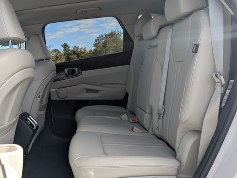 Certified 2025 Kia Sorento S w/ Panoramic Sunroof Package image 17