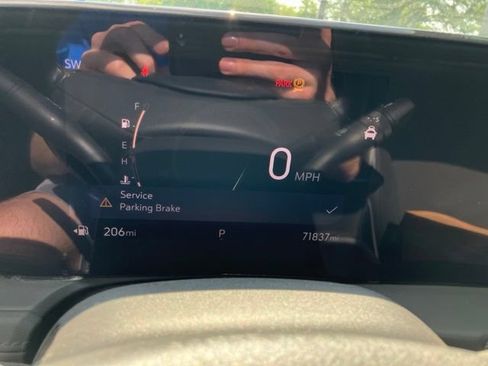 Used 2024 Buick Encore GX Preferred FWD image 3