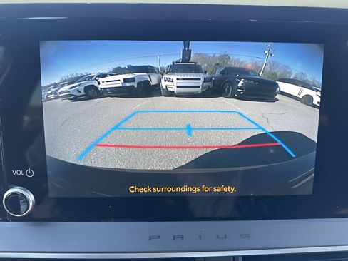 Used 2024 Toyota Prius LE image 18