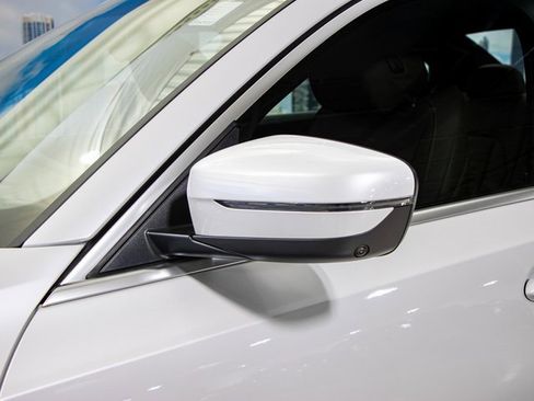 New 2026 BMW 330i xDrive Sedan w/ Premium Package image 10