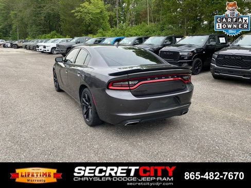 Used 2018 Dodge Charger R/T w/ Driver Confidence Group RWD image 7
