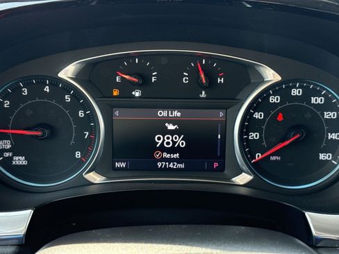 Used 2021 Chevrolet Traverse LT FWD image 17