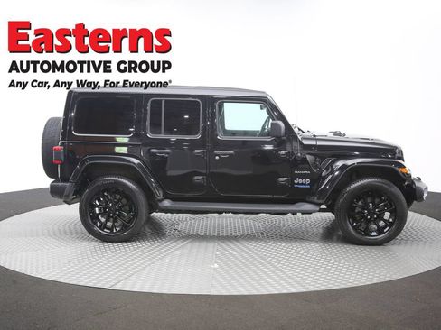Used 2022 Jeep Wrangler Unlimited Sahara w/ Cold Weather Group AWD/4WD image 46