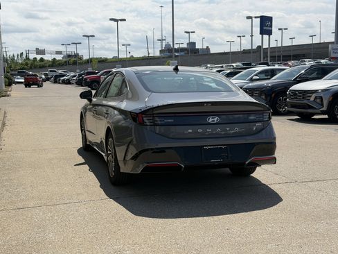 New 2026 Hyundai Sonata Limited FWD image 7