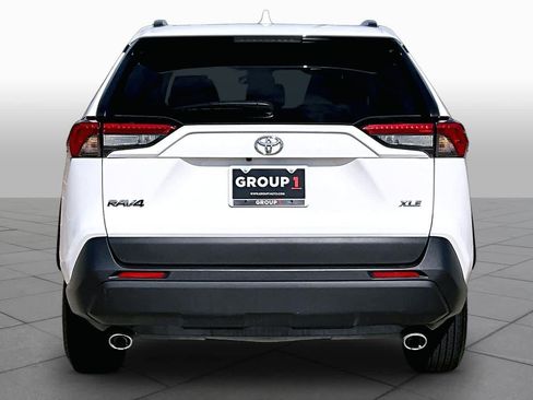 Used 2025 Toyota RAV4 XLE image 5