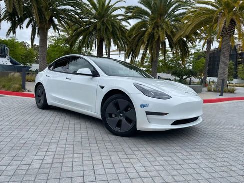 Used 2023 Tesla Model 3 Standard Range image 43