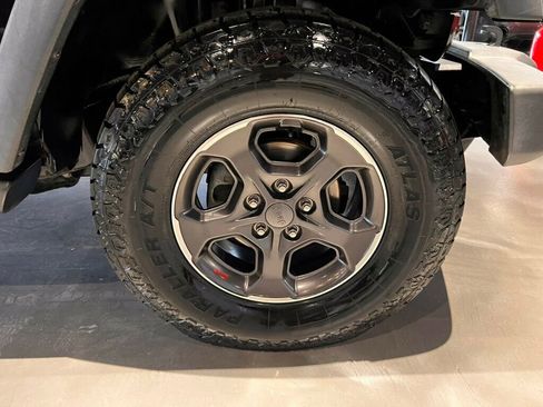 Used 2018 Jeep Wrangler Unlimited Sport S image 13