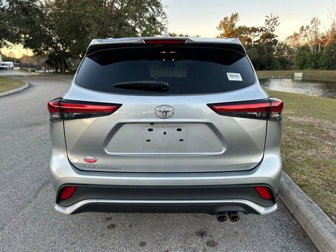 Certified 2023 Toyota Highlander XSE image 4