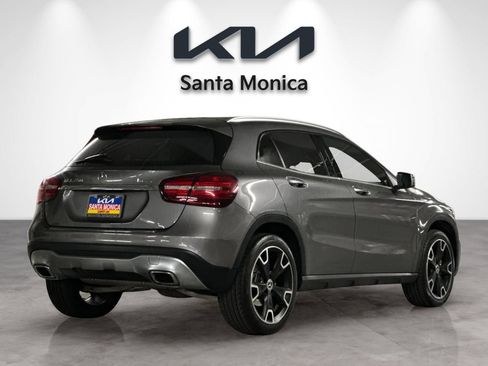 Used 2019 Mercedes-Benz GLA 250 4MATIC w/ Premium Package image 6