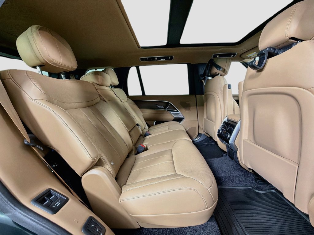 New 2026 Land Rover Range Rover Long Wheelbase SE AWD/4WD image 29
