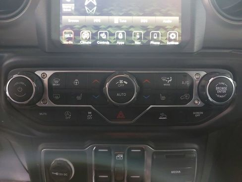 Used 2022 Jeep Gladiator Sport image 42
