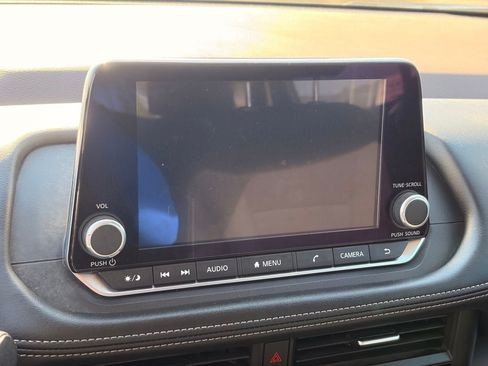 Used 2023 Nissan Rogue S FWD image 24