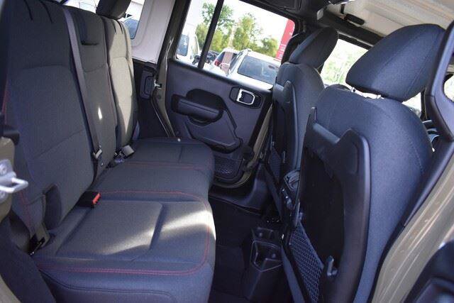 Used 2026 Jeep Wrangler Unlimited Rubicon AWD/4WD image 19