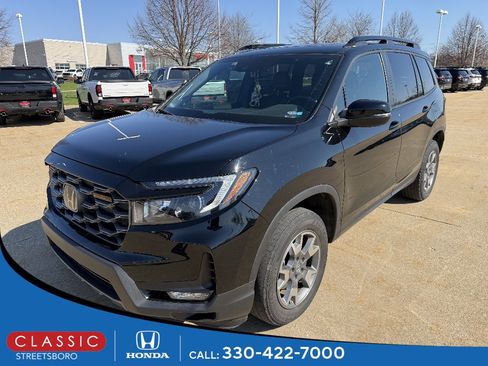 Used 2023 Honda Passport TrailSport image 1