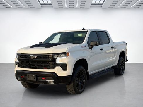 Used 2025 Chevrolet Silverado 1500 LT Trail Boss w/ Convenience Package II AWD/4WD image 7