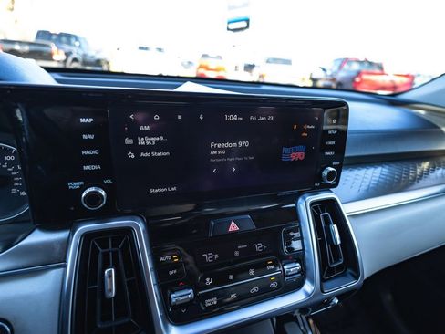 Used 2023 Kia Sorento EX image 26