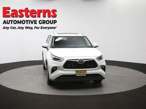 Used 2021 Toyota Highlander XLE AWD/4WD image 53
