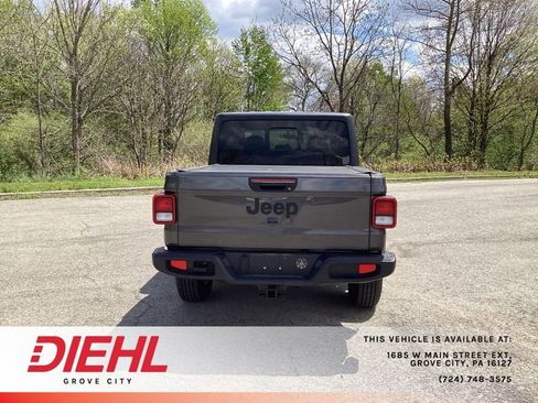 Used 2023 Jeep Gladiator Sport AWD/4WD image 6