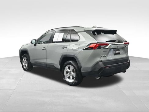 Used 2020 Toyota RAV4 XLE FWD image 3
