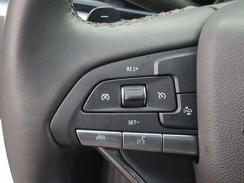 Used 2025 Cadillac XT6 Luxury image 21