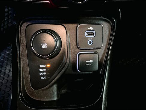 Used 2018 Jeep Compass Limited image 26