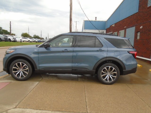 New 2026 Ford Explorer ST-Line AWD/4WD image 2