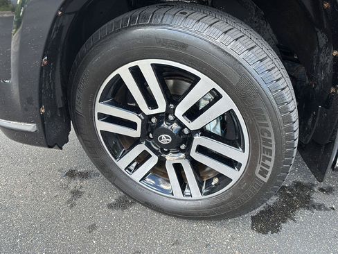 Used 2017 Toyota 4Runner Limited AWD/4WD image 5
