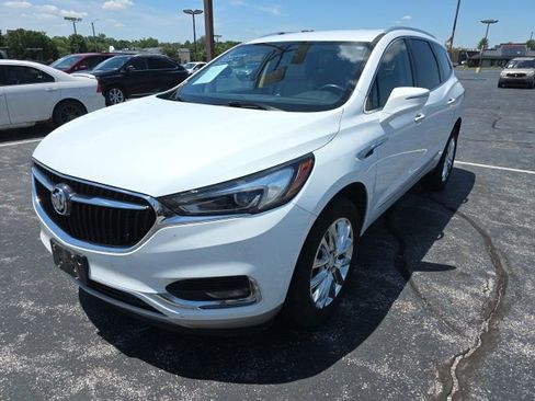 Used 2020 Buick Enclave Essence FWD image 1