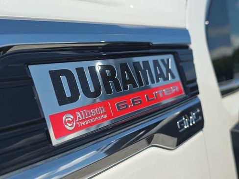 Used 2022 GMC Sierra 2500 Denali w/ Denali Ultimate Package AWD/4WD image 9