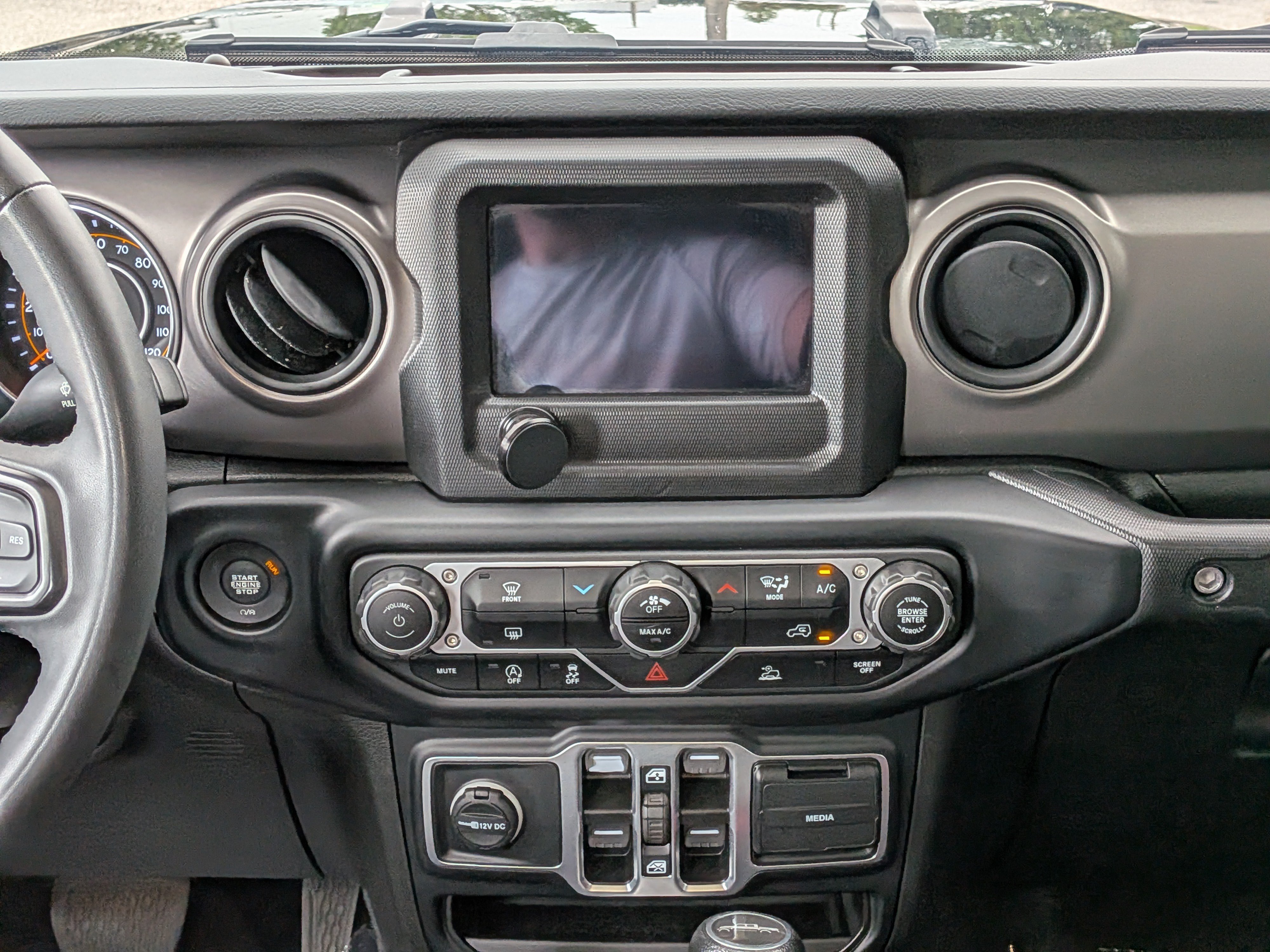 Used 2023 Jeep Gladiator Sport AWD/4WD image 19