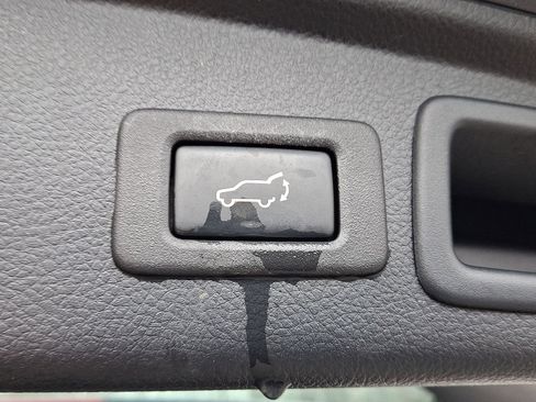 Used 2018 Subaru Forester 2.5i Limited image 29