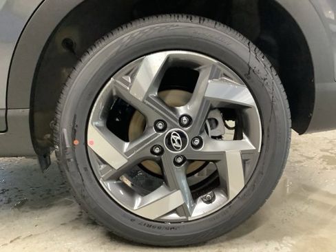 Used 2025 Hyundai Venue SEL image 49