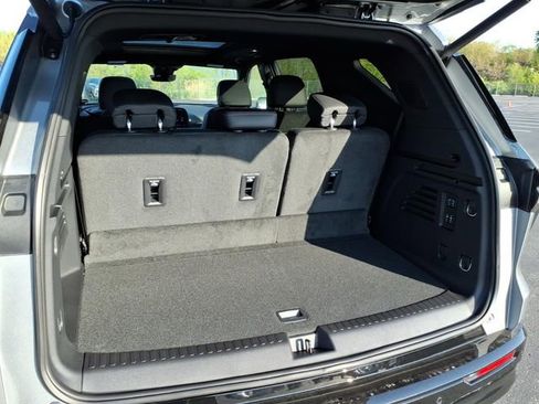 New 2026 Chevrolet Traverse High Country AWD/4WD image 11
