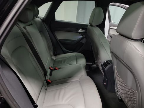 Used 2018 Audi Q3 2.0T Premium image 21