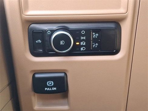 Used 2023 Ford F150 XLT image 23