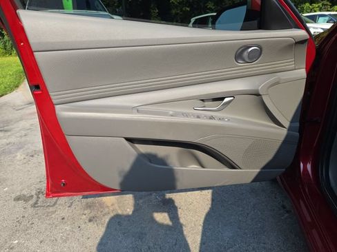 Used 2023 Hyundai Elantra SEL w/ Convenience Package FWD image 12