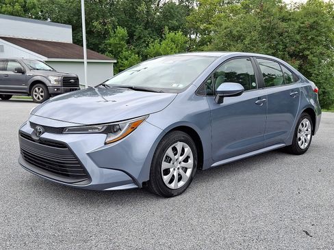Certified 2024 Toyota Corolla LE FWD image 3