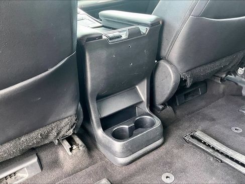 Used 2023 Toyota Sienna XSE FWD image 34