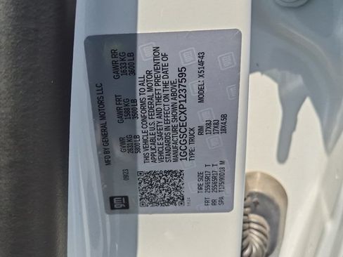 Used 2023 Chevrolet Colorado LT RWD image 25