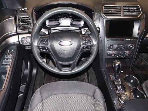 Certified 2019 Ford Explorer XLT w/ Equipment Group 201A AWD/4WD image 25