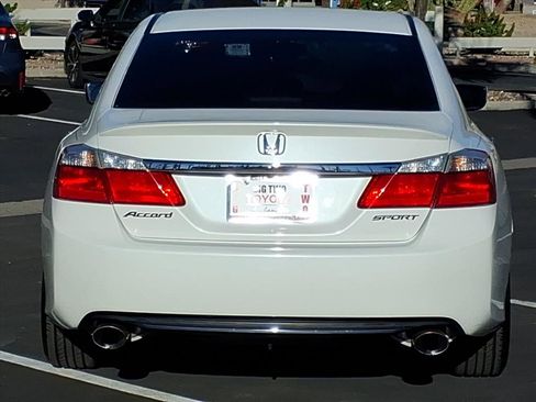 Used 2015 Honda Accord Sport image 9