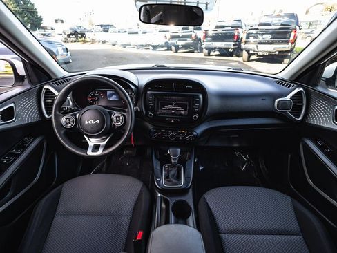 Used 2022 Kia Soul LX FWD image 25