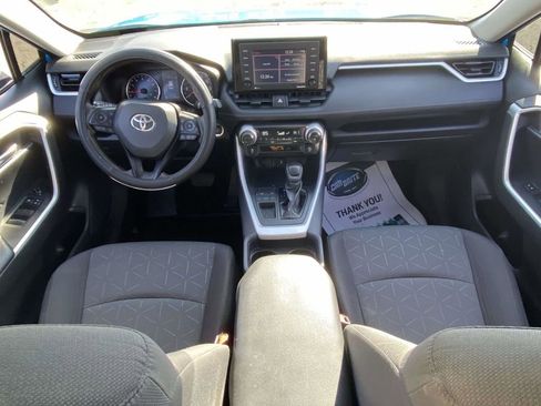 Used 2021 Toyota RAV4 XLE image 9