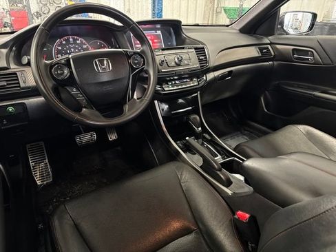 Used 2017 Honda Accord Sport Special Edition image 6