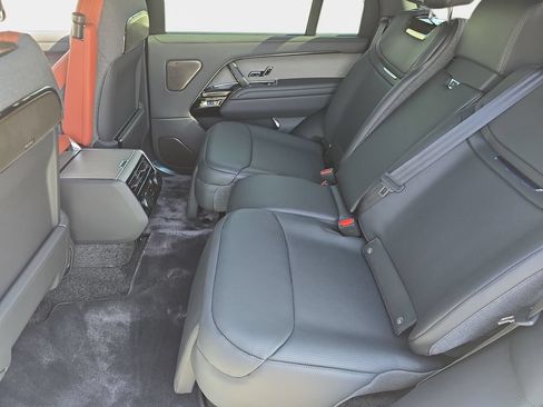 New 2026 Land Rover Range Rover SV AWD/4WD image 16
