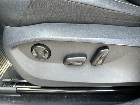Used 2023 Volkswagen Tiguan SE FWD image 14