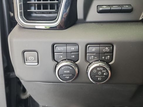 Certified 2024 GMC Sierra 3500 Denali w/ Denali Reserve Package AWD/4WD image 18