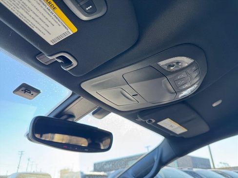 Used 2020 Chrysler Pacifica Touring-L image 25