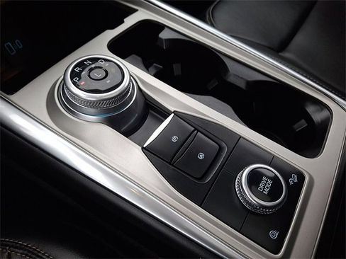 Used 2022 Ford Explorer XLT w/ Equipment Group 202A image 15