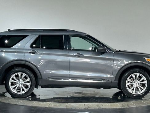 Used 2023 Ford Explorer XLT w/ Equipment Group 202A AWD/4WD image 11